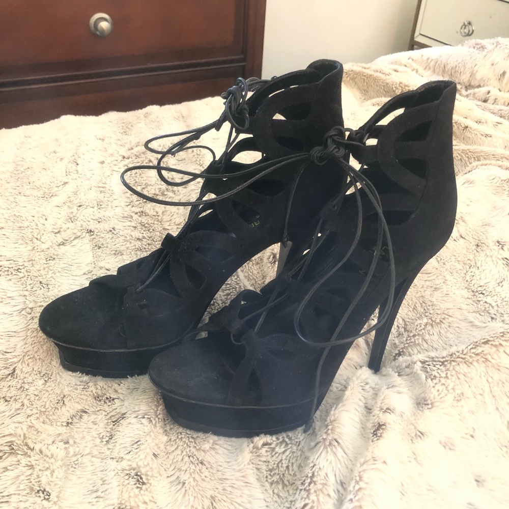Beautiful Saint Laurent Lace Up Shoes